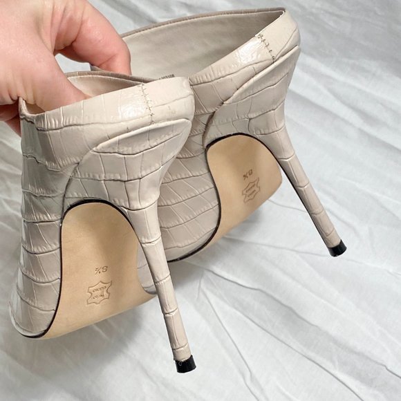 Alice + Olivia ecru patent embossed stiletto mules 8.5 - Picture 7 of 7